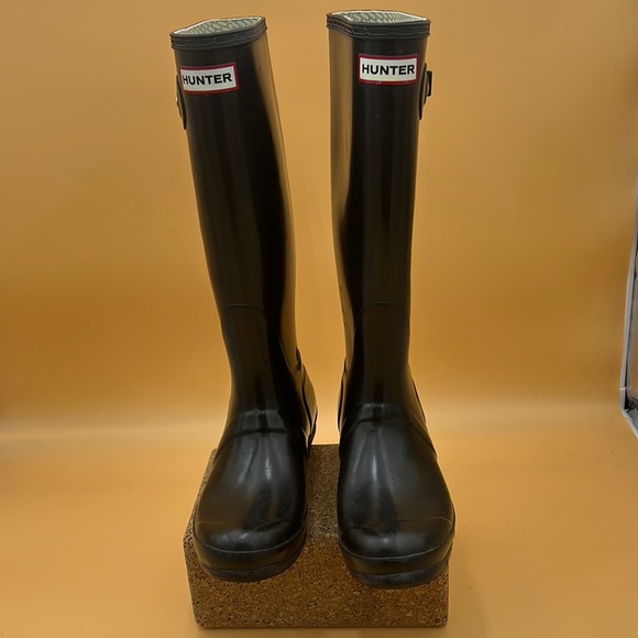 ✨🖤Tall Gloss Black rain 👢 Boots Size 6M/7F 🧦socks size Large - Picture 4 of 13
